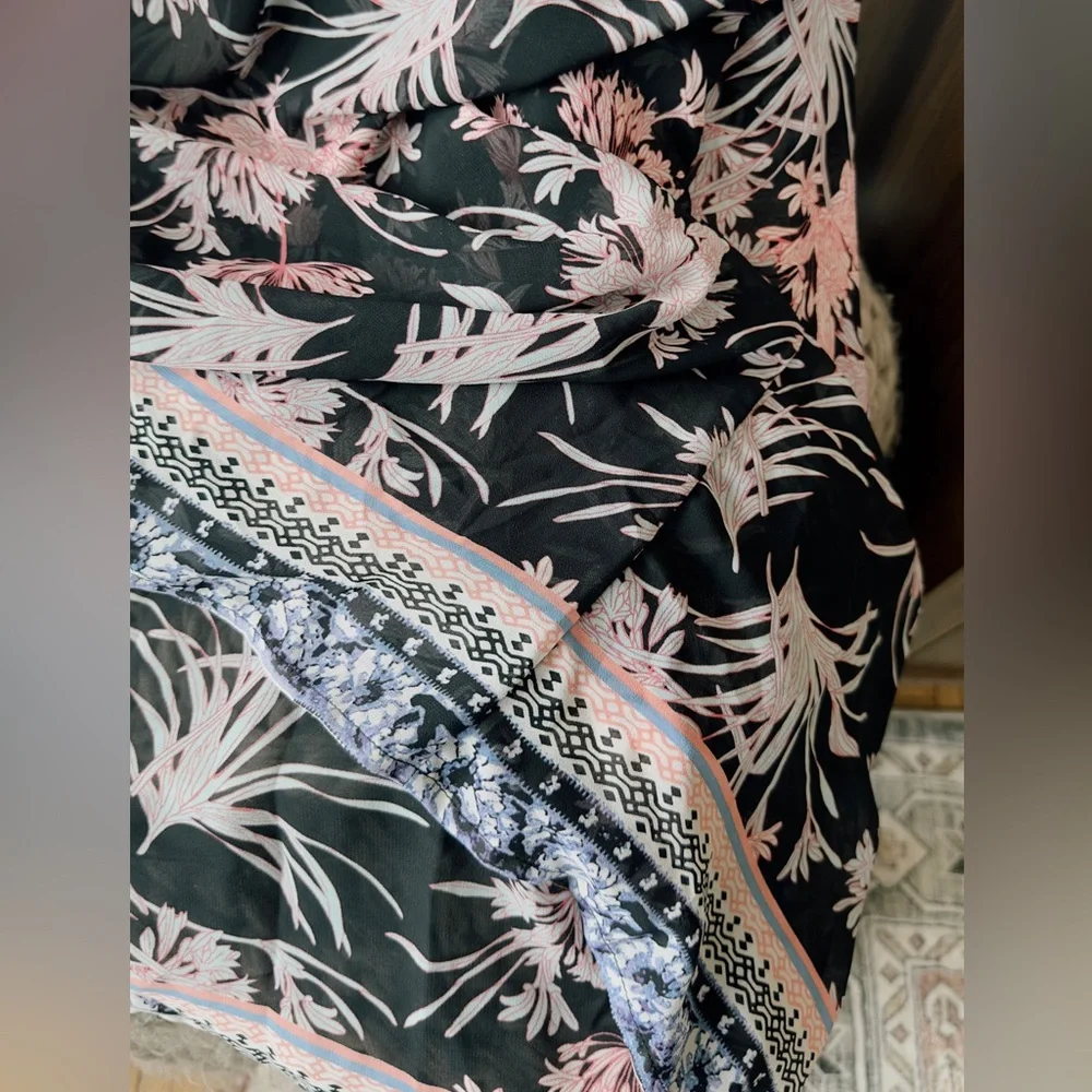 Express Black and Pink Floral Maxi Dress - Picture 4 of 7